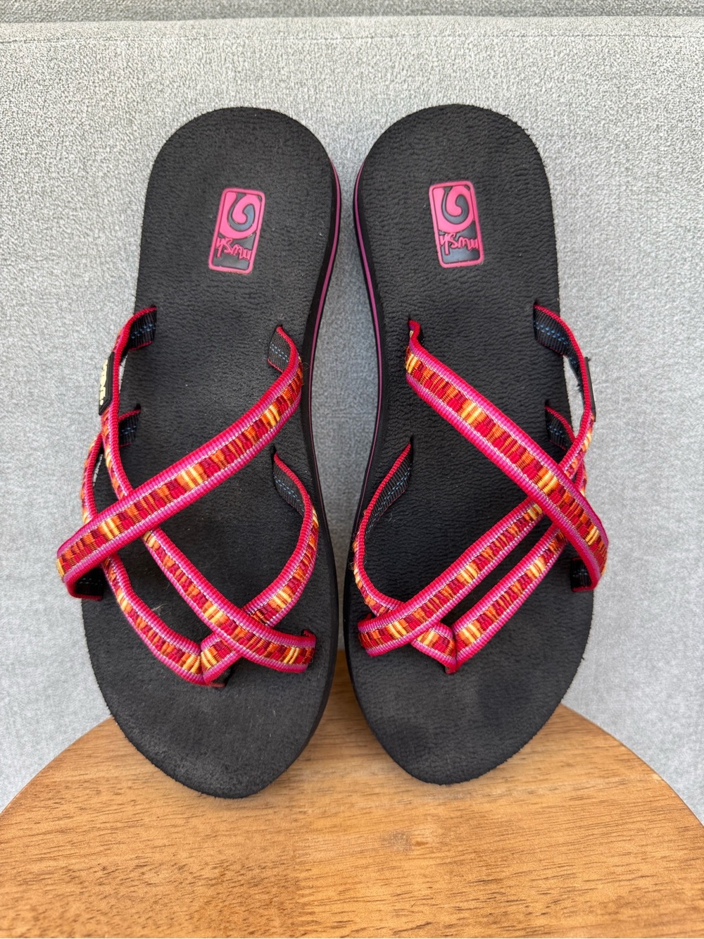 Teva Women's Olowahu Kaleidoscope Flip-flops Size 7 - Picture 10 of 12
